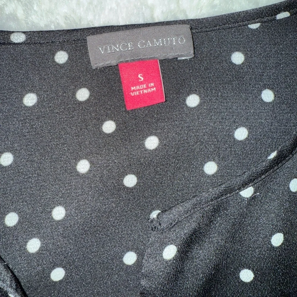 3 x 20$ Vince Camuto Black and White Polka Dot Blouse Size S - Picture 2 of 6